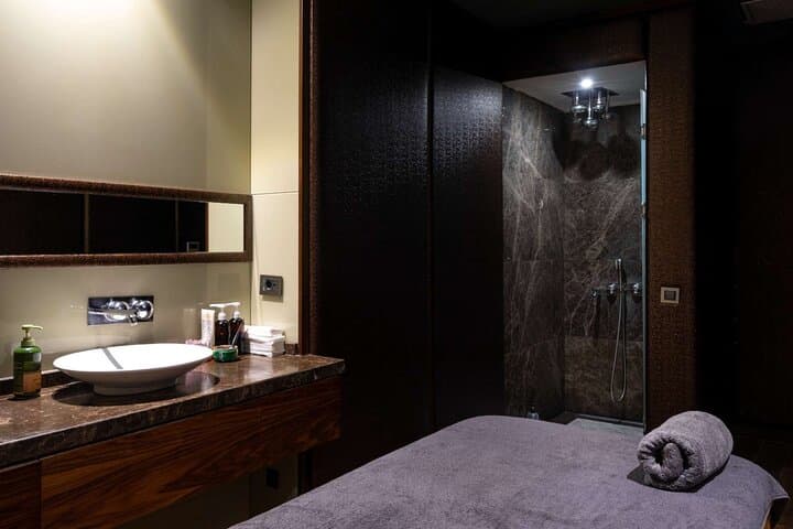 Istanbul: Private Turkish Bath, Foam, Massage, Pool in Taksim