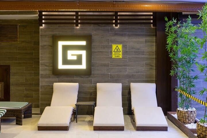 Istanbul: Private Turkish Bath, Foam, Massage, Pool in Taksim