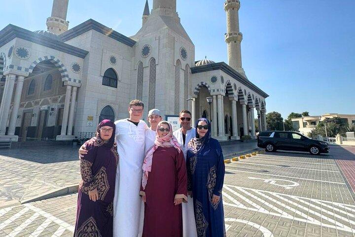 Modern Dubai Half-Day Tour: Monorail Ride, Palace & Mosque Visit