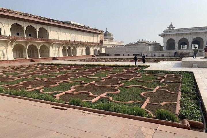 Kolkata to Taj Mahal Same-Day Tour by Flight with Private Guide