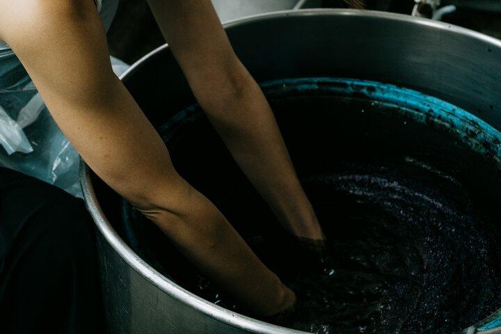 Kyoto Natural Indigo Dyeing with Local Masters