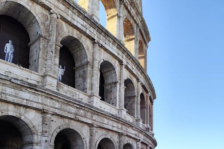 Rome Tours in the Colosseum and Roman Forum without lines.