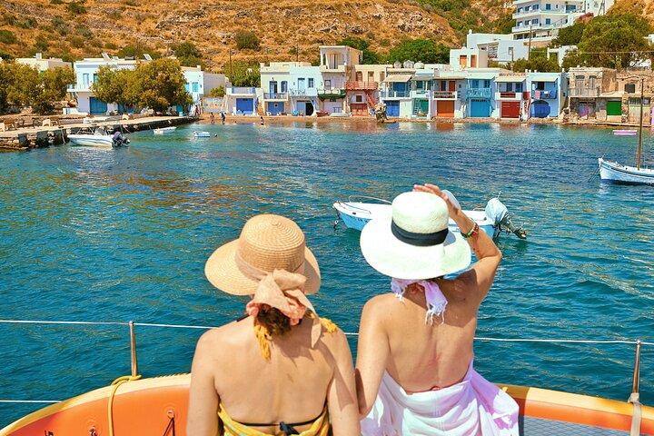 Milos Full-Day Premium Catamaran Cruise Kleftiko and Polyegos
