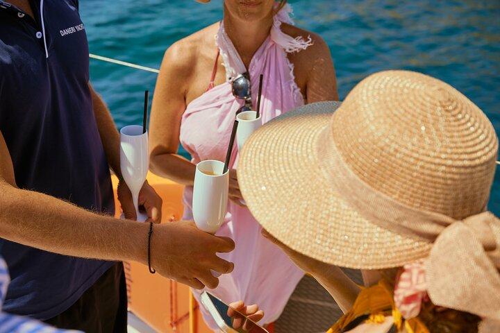 Milos Luxury Catamaran Cruise to Kleftiko Bay with Lunch