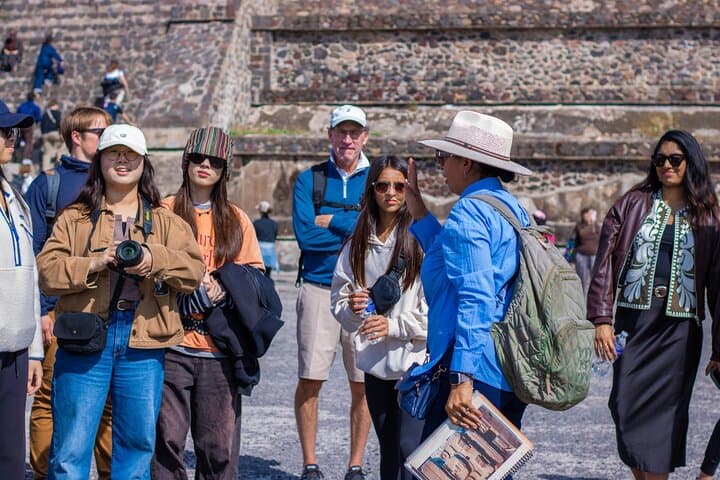 Teotihuacan All Inclusive CDMX : Transfer,Breakfast in Cave and Guide