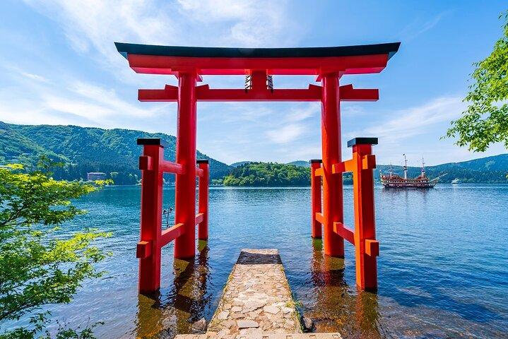 Hakone hot spring day trip from Tokyo with private driver