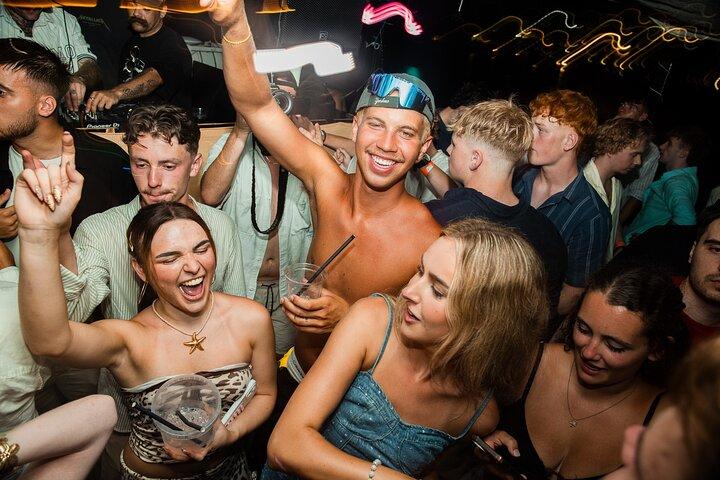 Split: Night Boat Party with DJ, Free Shots & After-Party