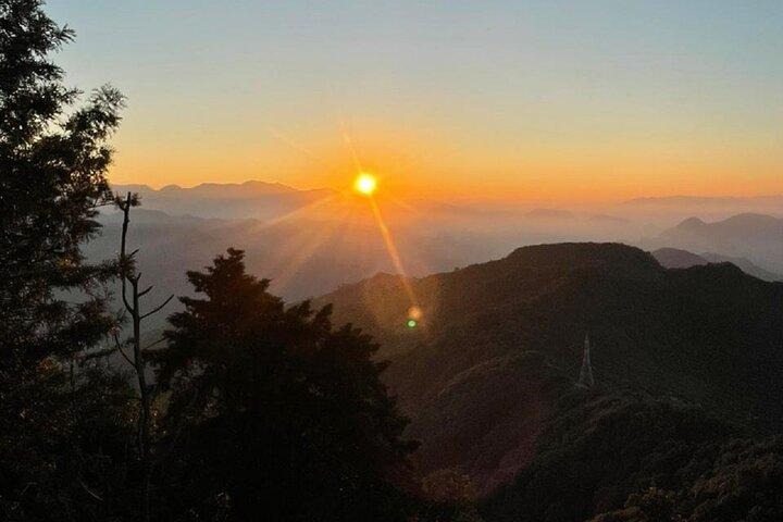 Rishikesh: Kunjapuri Sunrise Trek Tour in the Himalaya