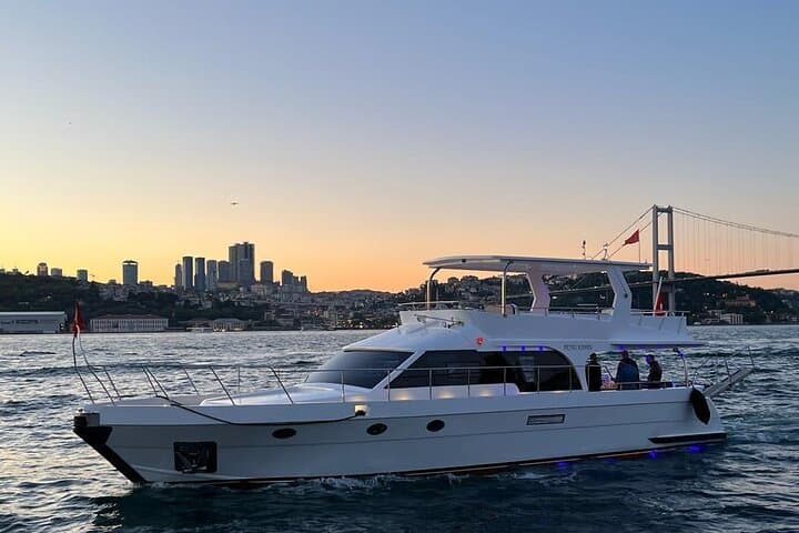 2 Hour Truly Private Yacht Exclusively for Family and Friends