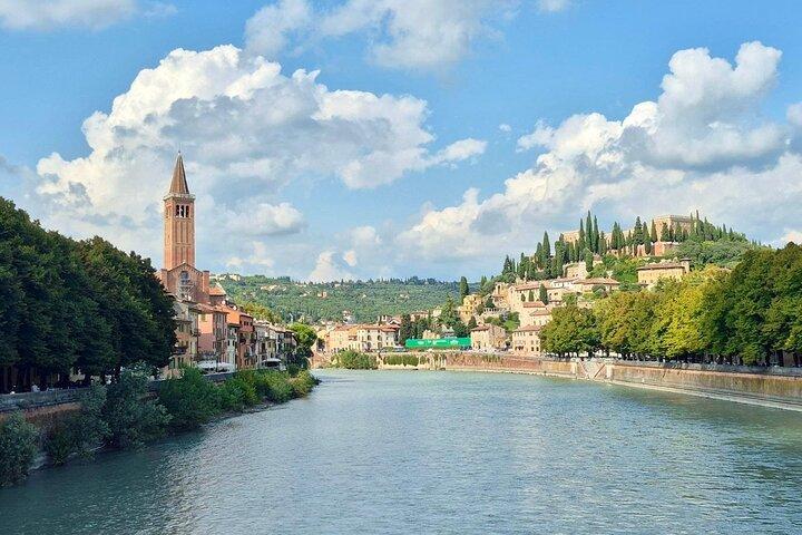 Lake Garda & Verona: Sirmione Private Cruise and Panoramic Views