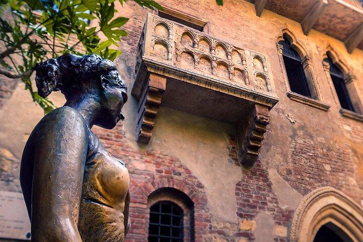 Lake Garda & Verona: Sirmione Private Cruise and Panoramic Views