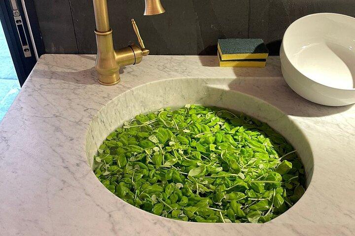Pesto Class in Porto Venere with Pasta and Wine near Cinque Terre
