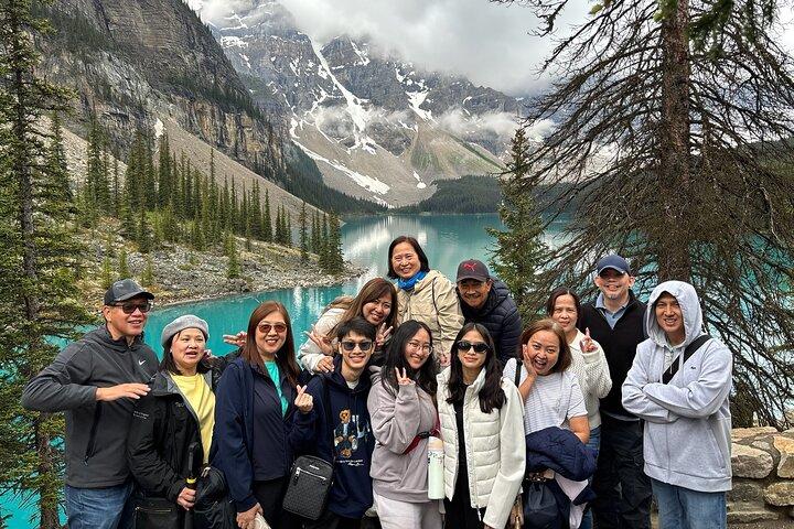 Moraine Lake and Lake Louise Day Trip from Calgary Canmore Banff