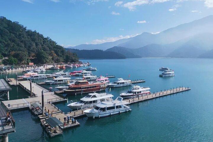 Taichung Cingjing Farm & Sun Moon Lake Day Tour