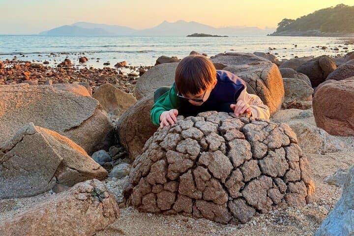 Yacht Cruise Double Sea Arches in Hong Kong UNESCO Geopark