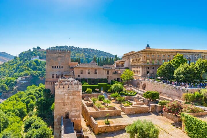 Alhambra and Nasrid Palaces Entry Ticket with Digital Audio Guide