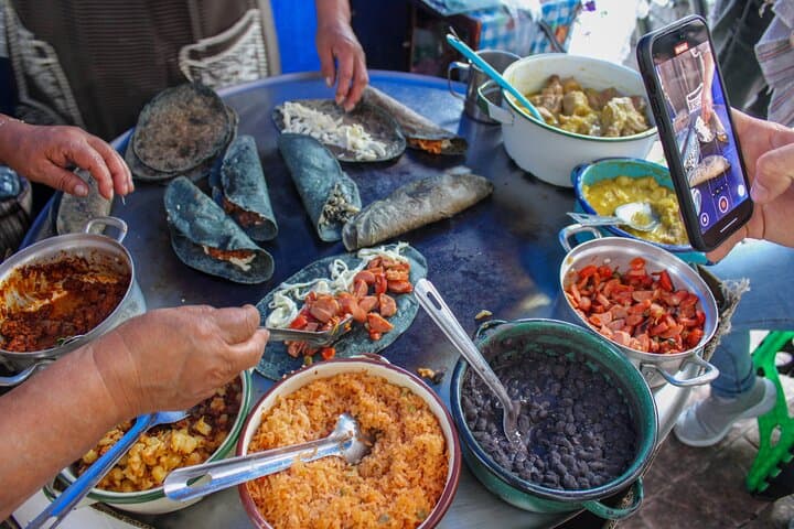 Street Food Bike Ride/Roma-Condesa/All-Inclusive 3.5 hours