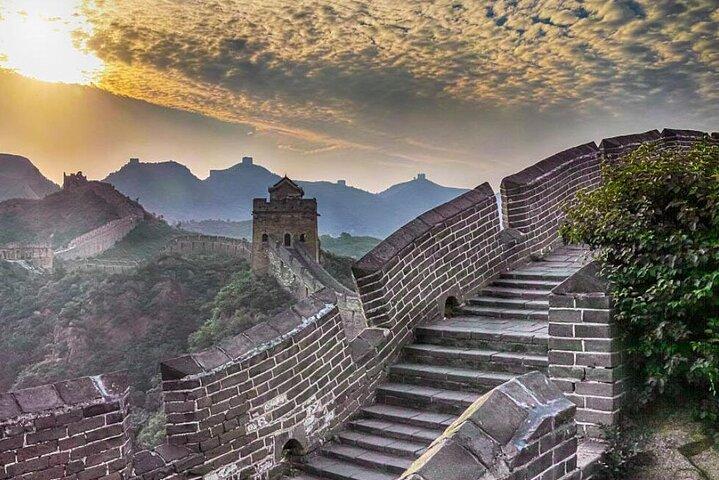 Jinshanling Great Wall Day Trip: Transfer or Guided Service