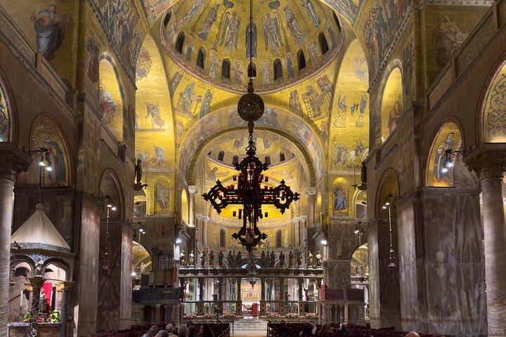 Venice Private Evening Stroll with VIP Entry to Saint Mark's After Hours