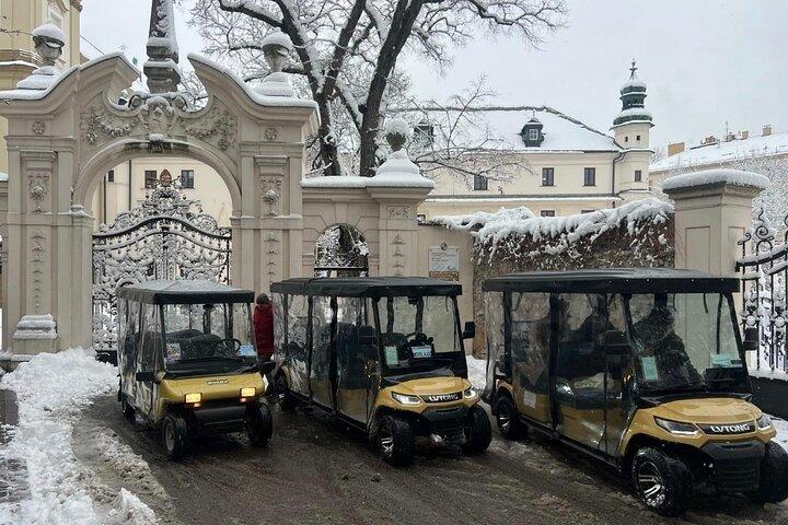 Krakow: Private Guided City Tour by Golf Buggy (with pick-up)