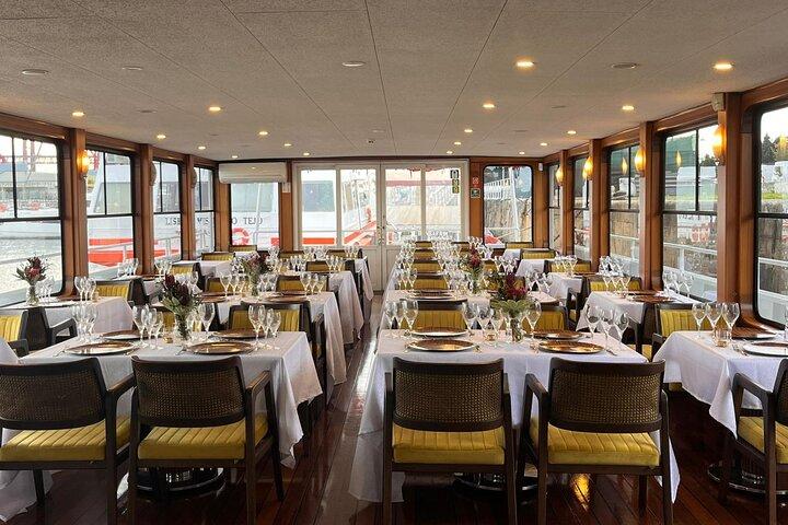 Lisbon Dinner Cruise with Live Jazz on the Tagus River