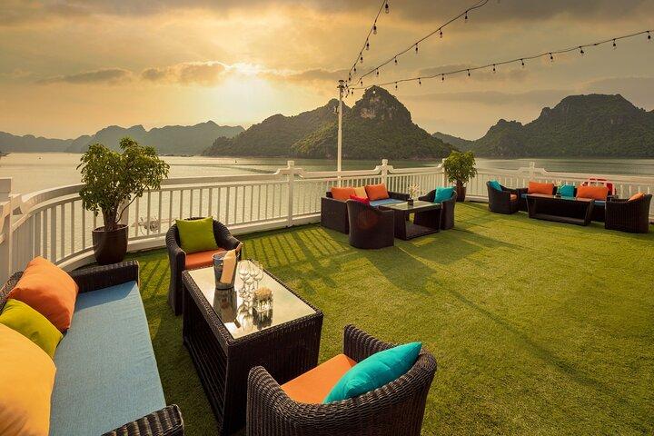 Aurora Cruise Ha Long, Lan Ha Bay - All Inclusive 2D1N