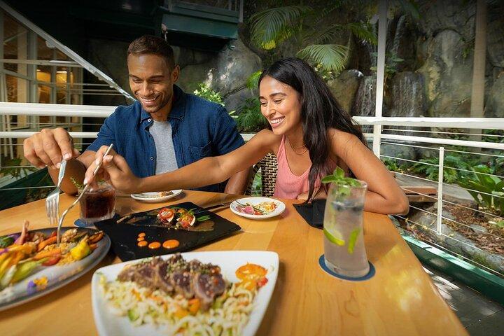 Explore Museum of Illusion and Safari Park Hotel Dinner