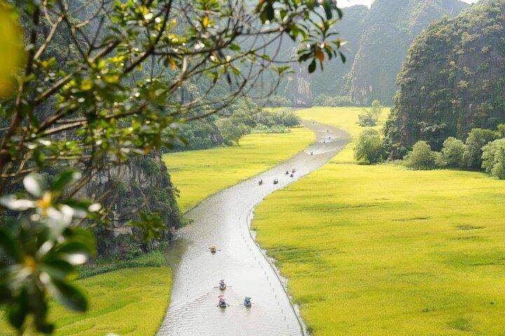 Small-Group Journey from Hanoi to Hoa Lu, Tam Coc & Mua Cave