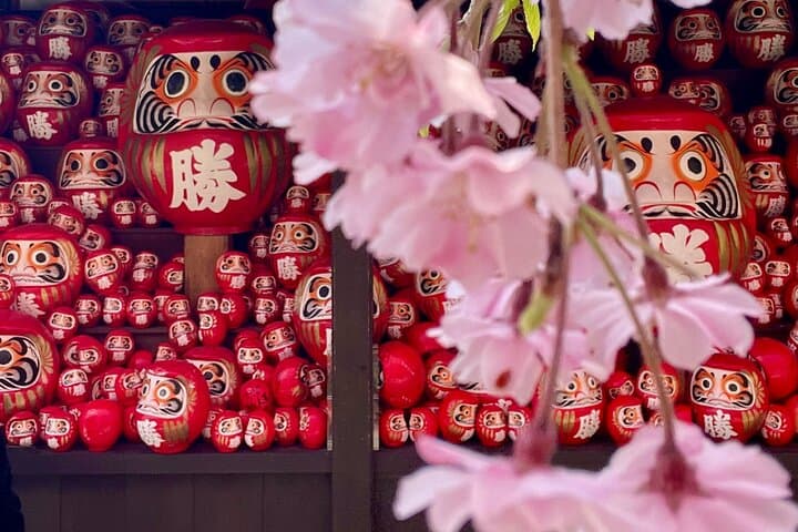 Osaka's Secret Adventures: Daruma Magic and Minoh Falls