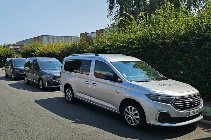 SUV Private Transfer: Charles de Gaulle Airport (CDG) to Paris