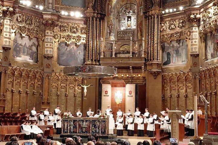 Montserrat Private Tour All-Inclusive from Barcelona Hotel Pickup
