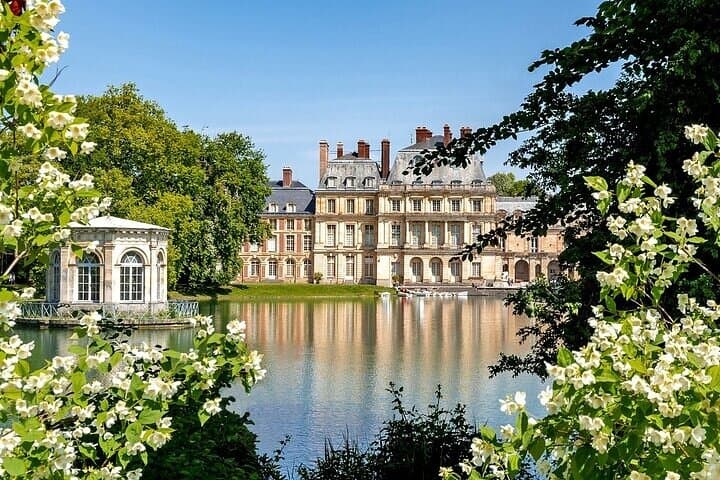 Fontainebleau & Barbizon Half Day Guided Tour from Paris + Entry