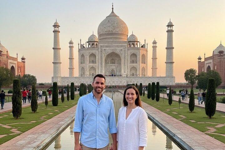 Taj Mahal Private Tour from Delhi By Car with Agra Fort