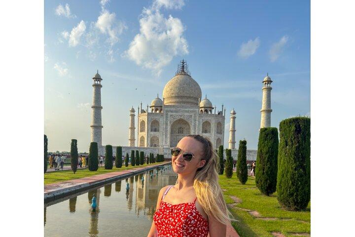 Taj Mahal Private Tour from Delhi By Car with Agra Fort