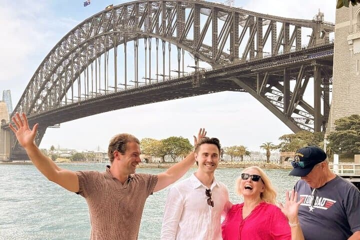 Sydney Private Full-Day Tour: Opera House, Bondi Beach & Secrets