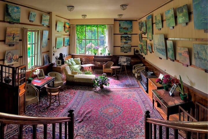 Giverny Half Day Guided Trip with Monet's House & Gardens from Paris by minivan
