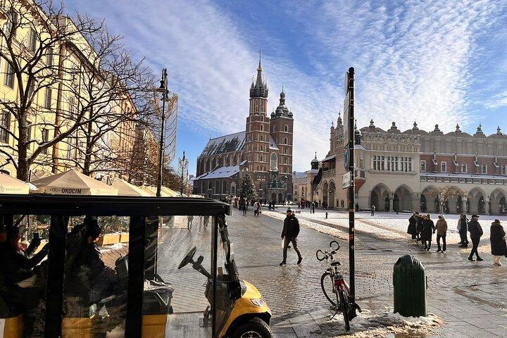 Krakow: Private Guided City Tour by Golf Buggy (with pick-up)