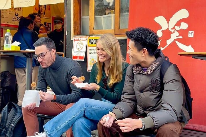 Private Tokyo Local Street Food Tour: Choose 7 Foods & 1 Drink
