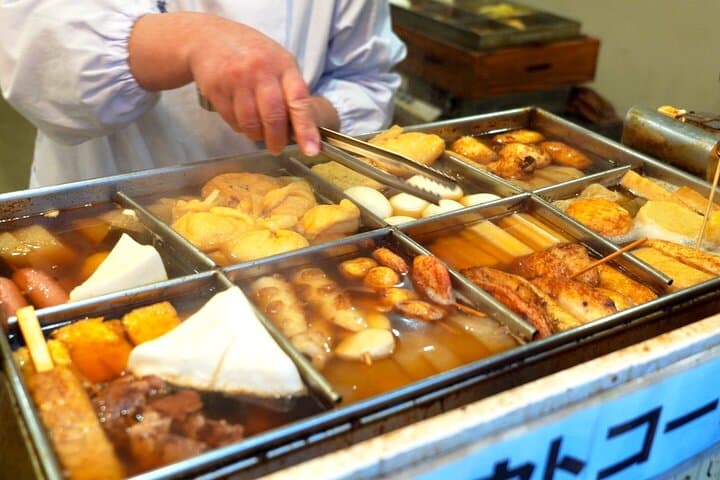 Private Tokyo Local Street Food Tour: Choose 7 Foods & 1 Drink