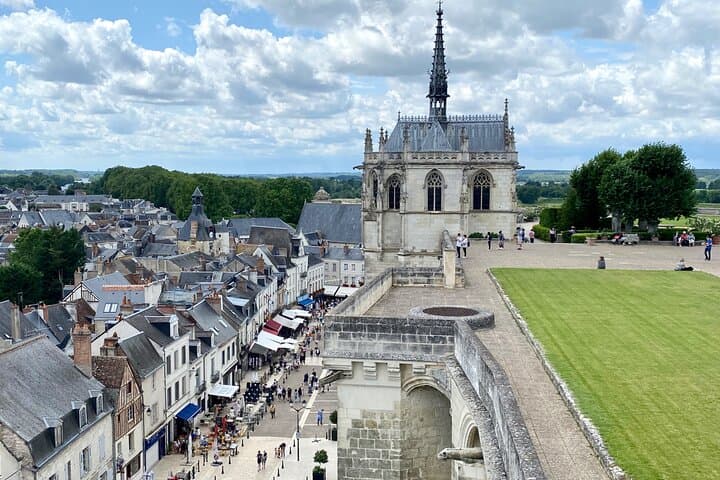 Loire Valley Castles Chenonceau Amboise & Da Vinci Small Group