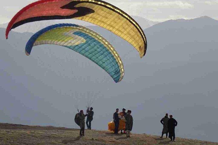 Marrakech: Paragliding over Agafay Desert & Atlas Mnt Views