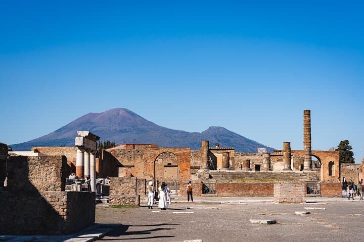 Exclusive Pompeii with Wine and Lunch on Vesuvius-Skip-the-line