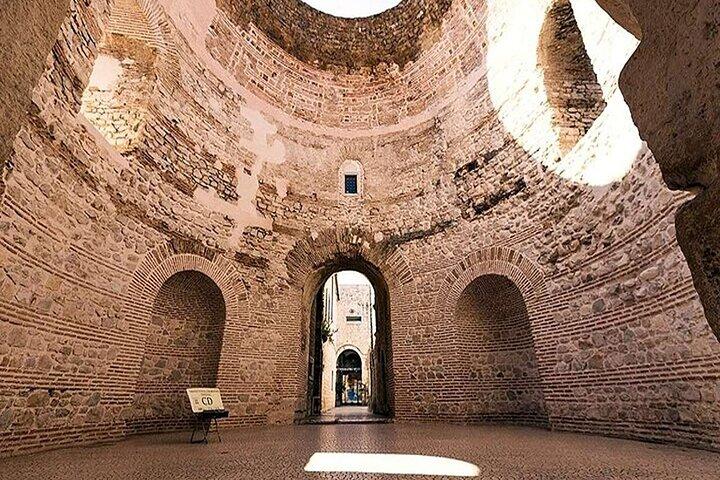 Split Evening Walking Tour: Discover Diocletian’s Palace