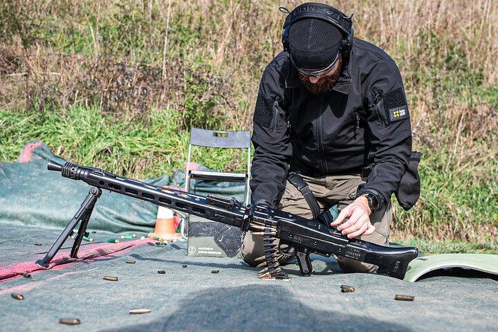 Outdoor shooting experience 3 to 10 guns + Hotel Pickup