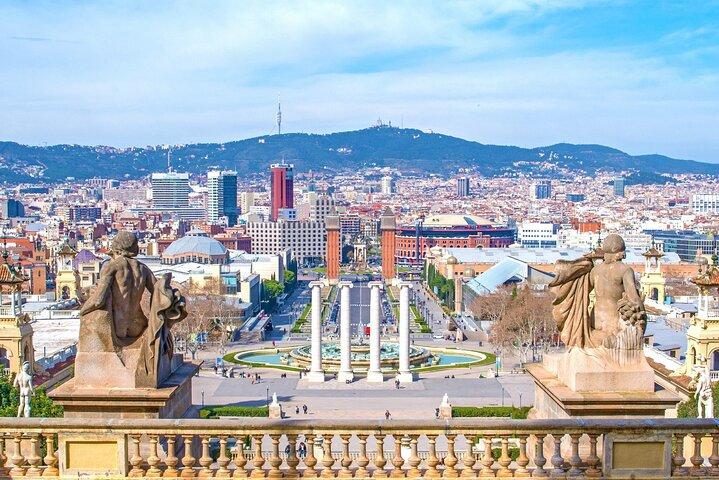 Private Barcelona Tour in Park Güell and City