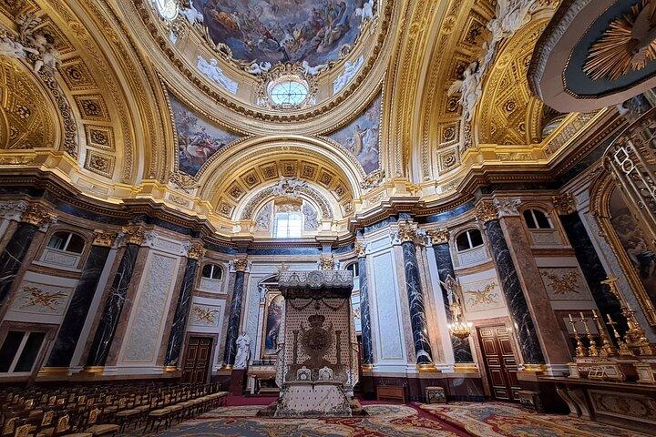 VIP Tour: Complete Royal Palace, including Royal Armory & Gardens