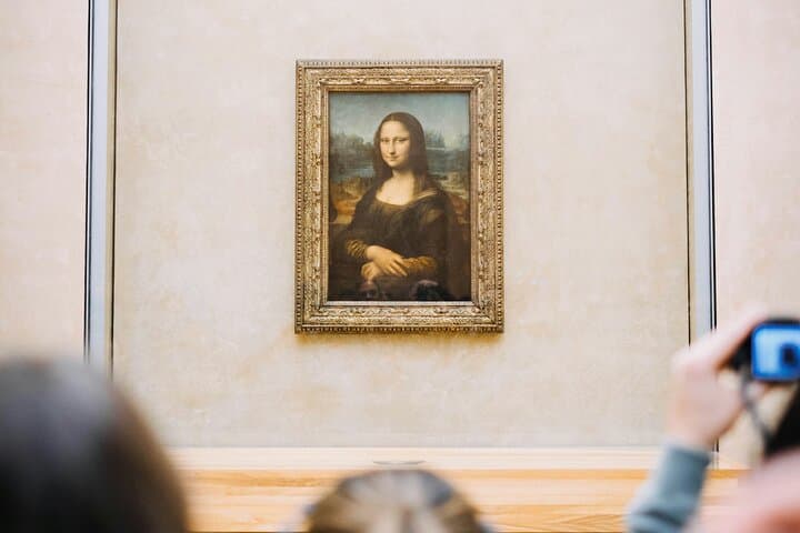 Louvre Guided Tour with Entry and Audio Tour