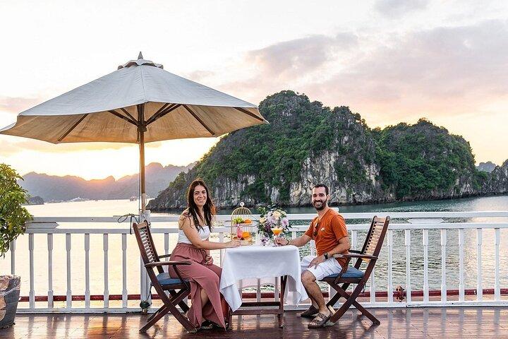 Indochina Cruise 3-day Explore Halong and Lan Ha Bay from Hanoi
