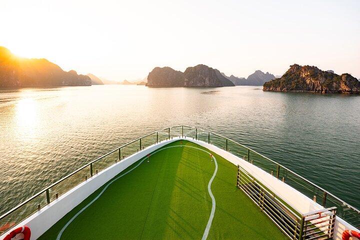 Hera Luxury Day Cruise: Ha Long Bay & Lan Ha Bay Tour