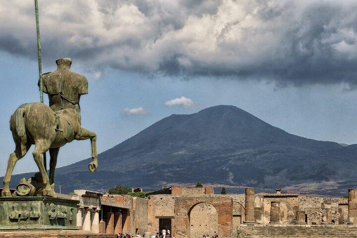 Pompeii, Herculaneum and Vesuvius Hike Small-Group from Sorrento